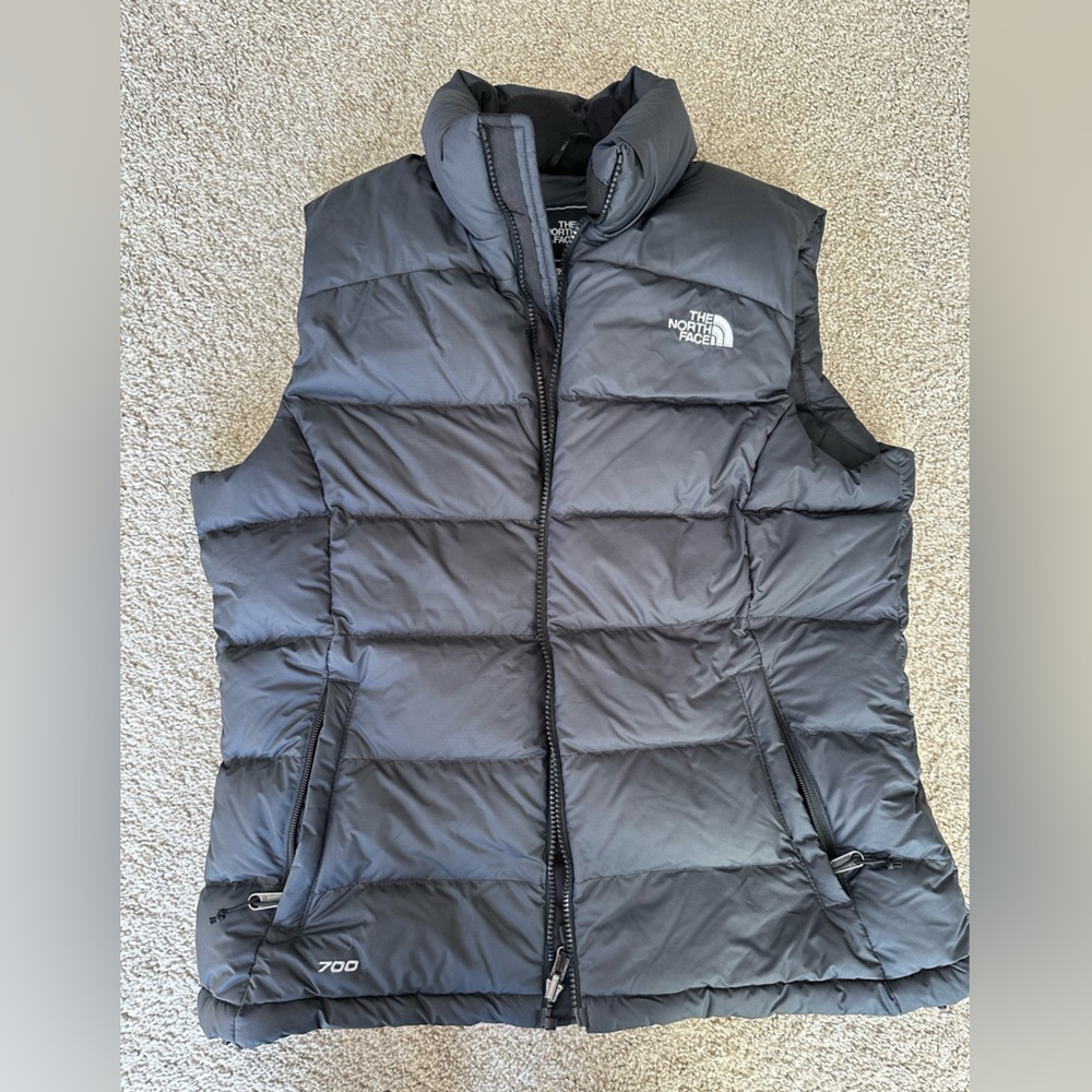 The North Face Women’s Nuptse 700 Fill Down Vest, Large (Black)